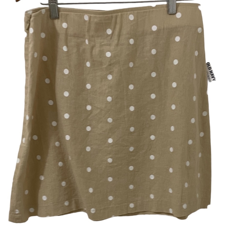 Old Navy Cream and White Polka Dot Linen Skirt. Never worn with tags.